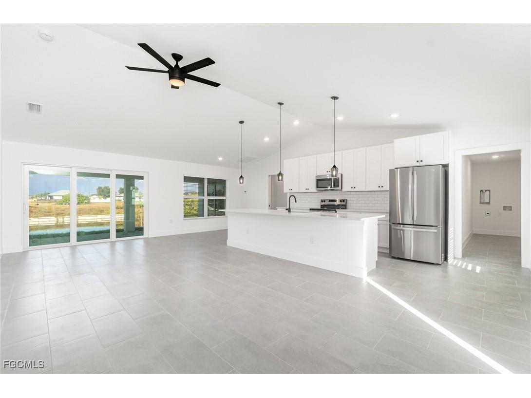 2020 NE 6th Avenue Cape Coral FL 33909 2025020578 image6