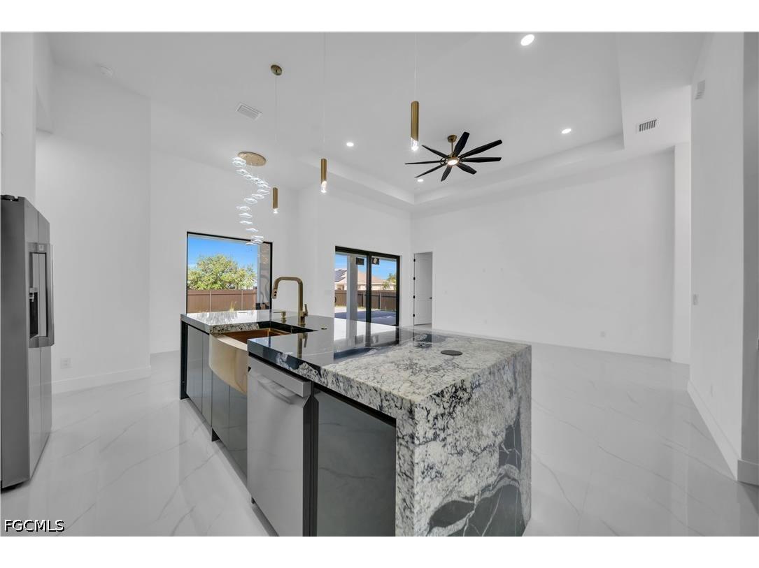 2020 Santa Barbara Boulevard N Cape Coral FL 33993 2026017066 image20
