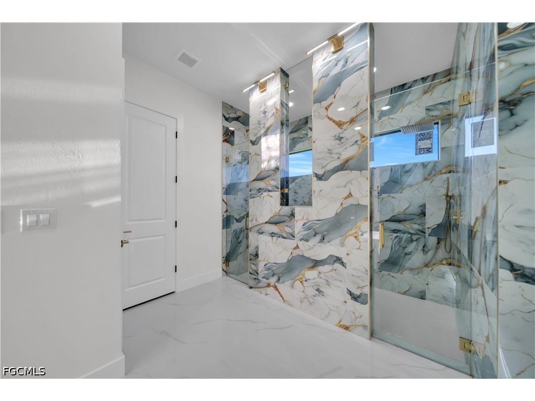 2020 Santa Barbara Boulevard N Cape Coral FL 33993 2026017066 image9