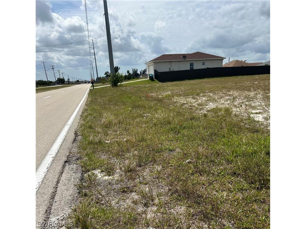 2020 Santa Barbara Boulevard N Cape Coral FL 33993 224027773 image1