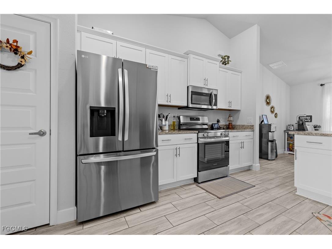 2021 NE 36th Terrace Cape Coral FL 33909 2025024127 image10