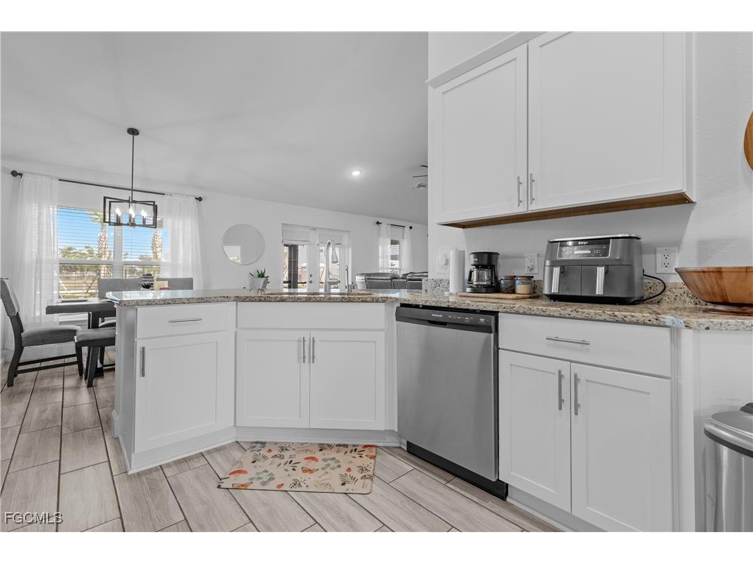 2021 NE 36th Terrace Cape Coral FL 33909 2025024127 image11