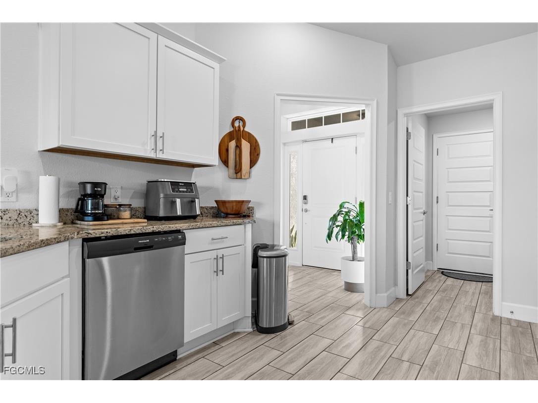 2021 NE 36th Terrace Cape Coral FL 33909 2025024127 image12