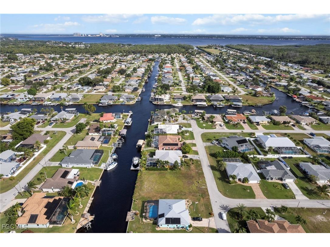2021 SE 15th Street Cape Coral FL 33990 2025019052 image1
