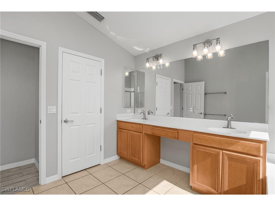 2022 Fairmont Lane Naples FL 34120 225079785 image12