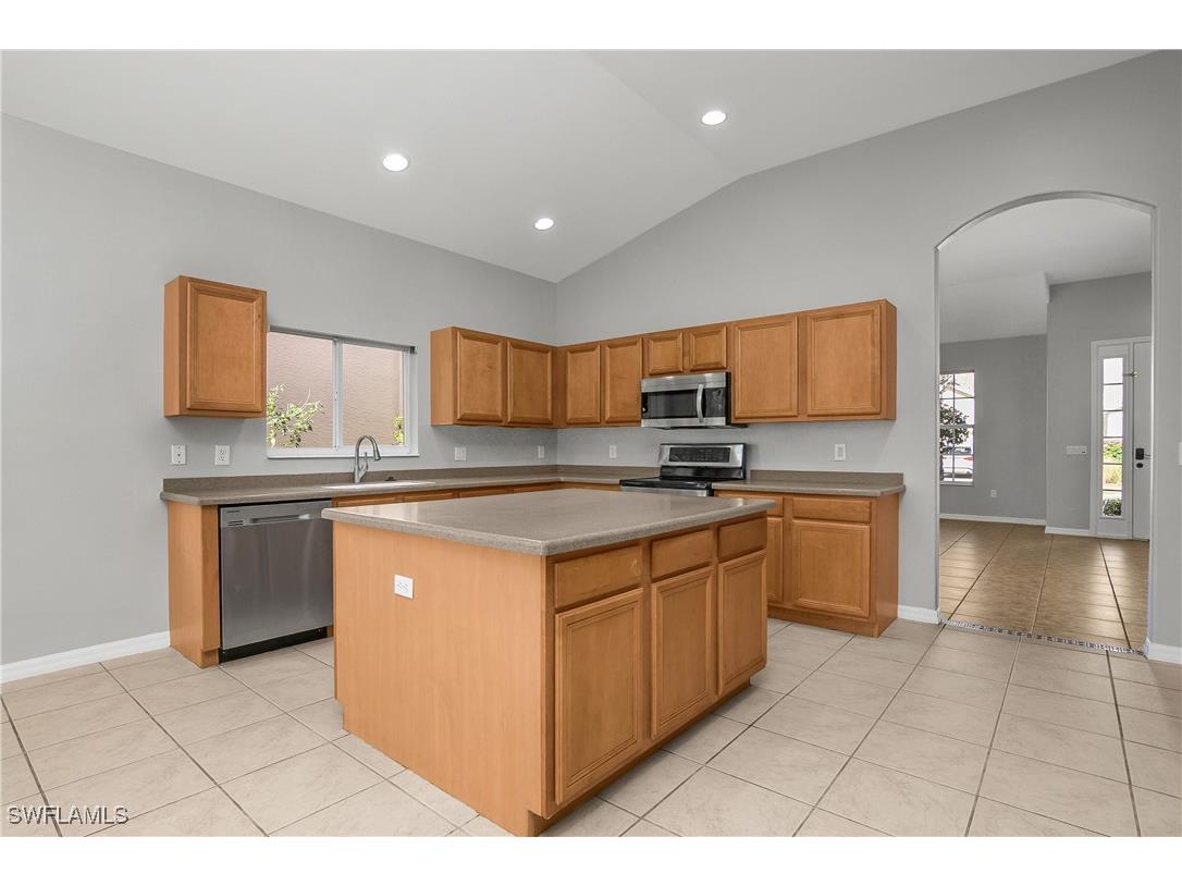 2022 Fairmont Lane Naples FL 34120 225079785 image5