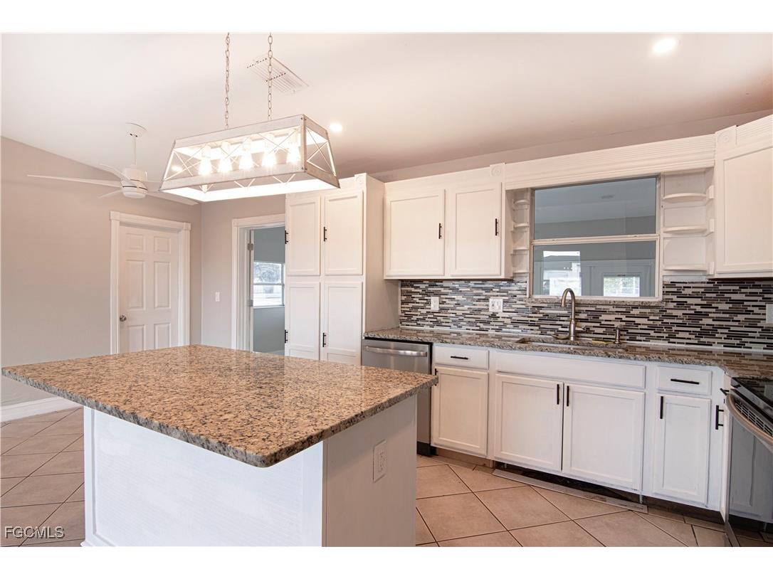 2022 NE 10th Place Cape Coral FL 33909 2025023745 image10