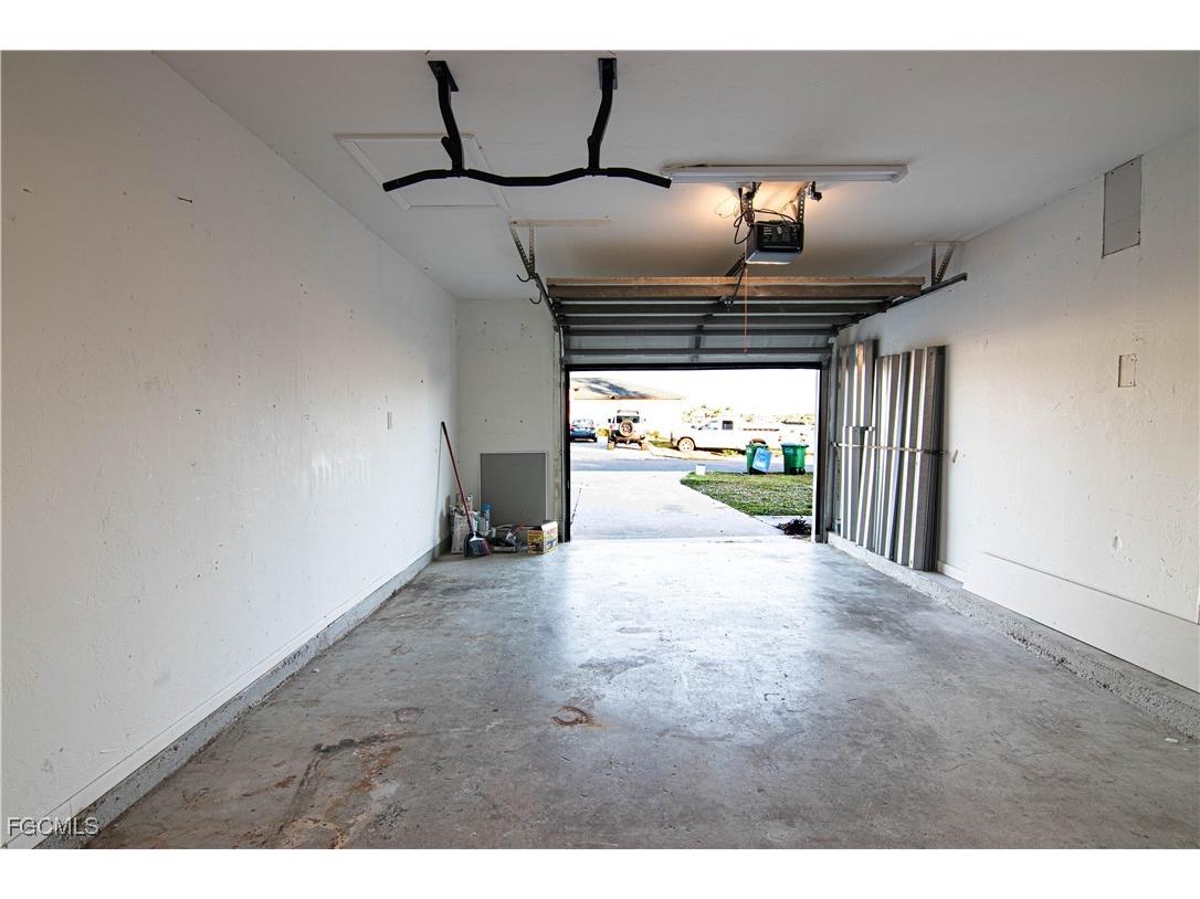 2022 NE 10th Place Cape Coral FL 33909 2025023745 image25