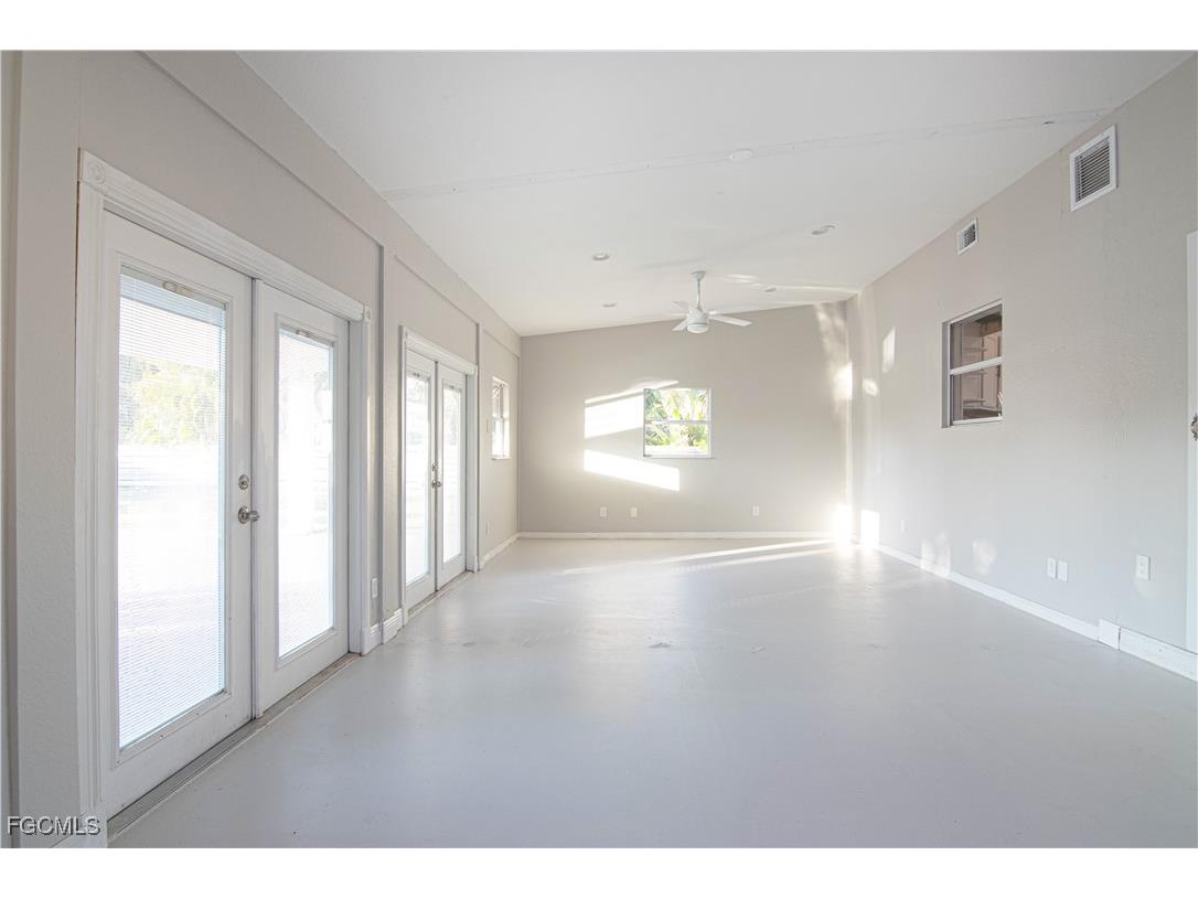 2022 NE 10th Place Cape Coral FL 33909 2025023745 image28