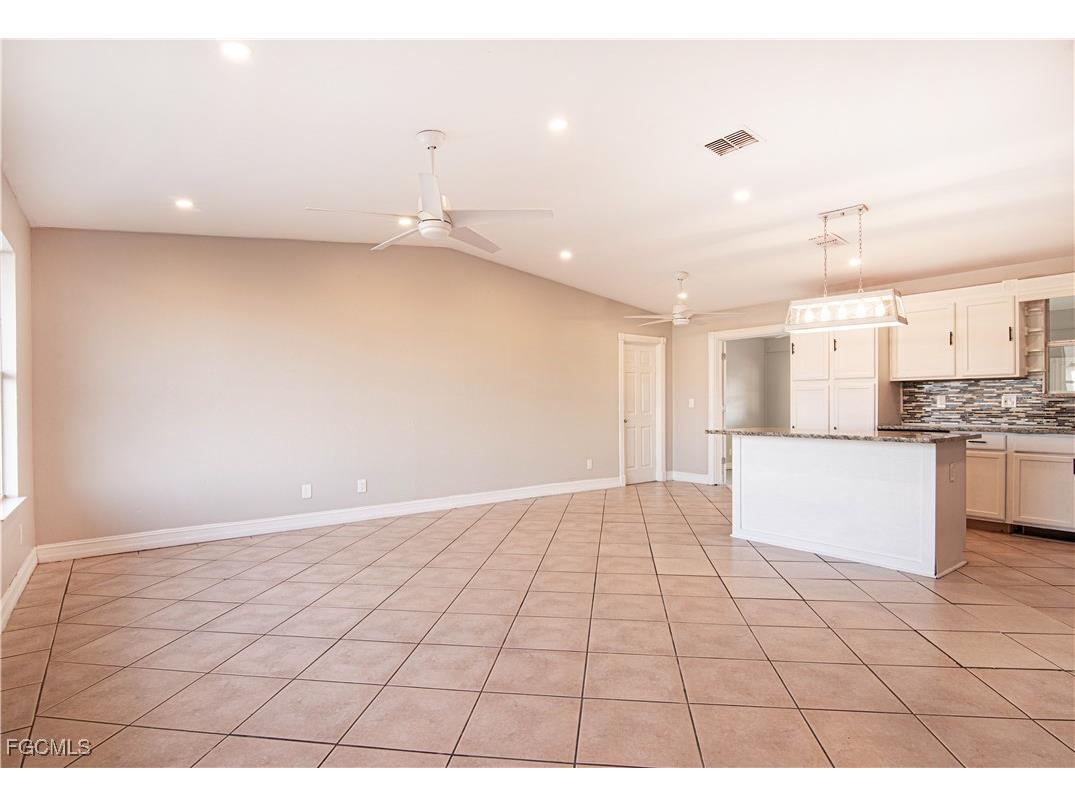 2022 NE 10th Place Cape Coral FL 33909 2025023745 image4