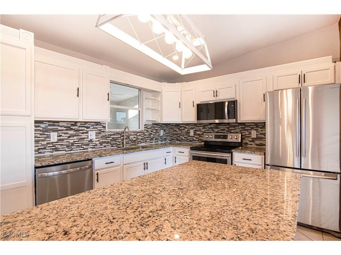 2022 NE 10th Place Cape Coral FL 33909 2025023745 image8