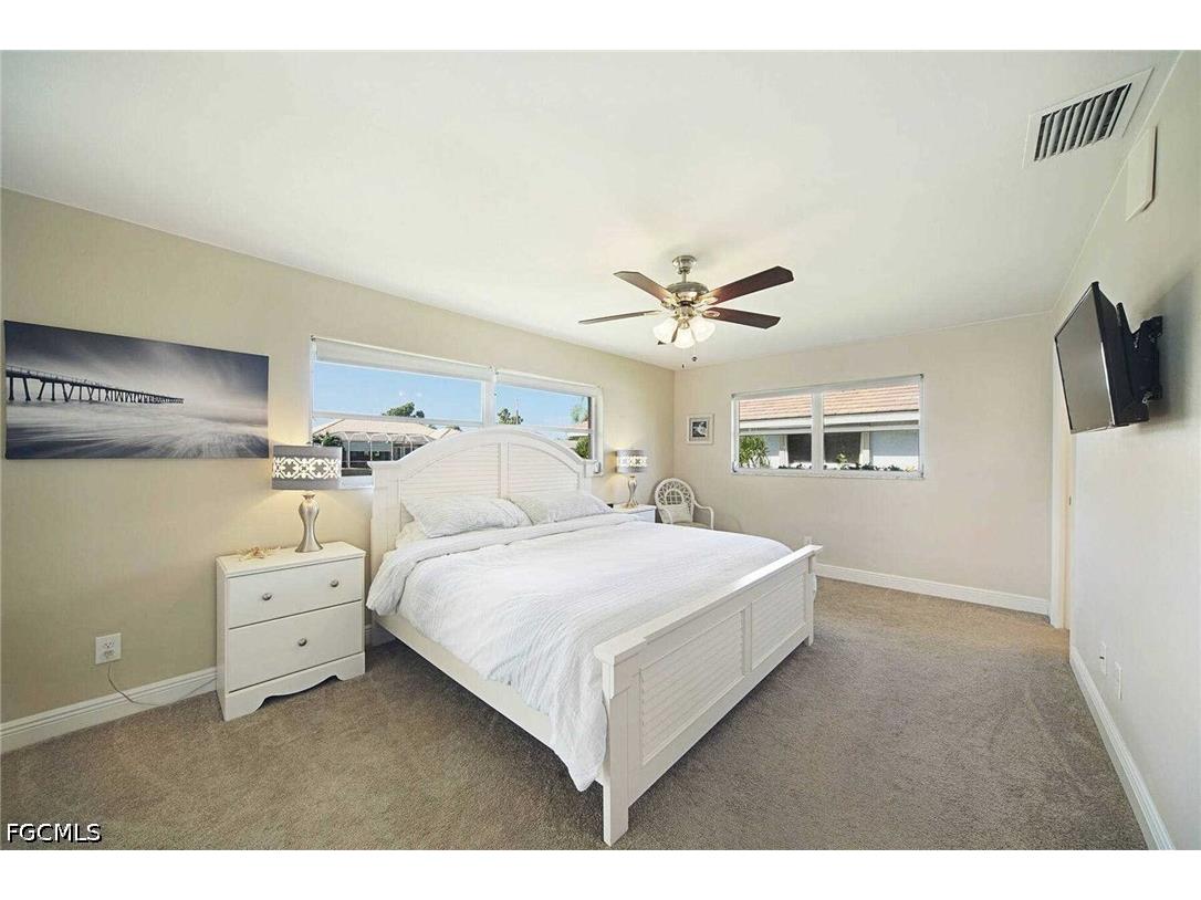 2022 SE 29th Lane Cape Coral FL 33904 2026017276 image11