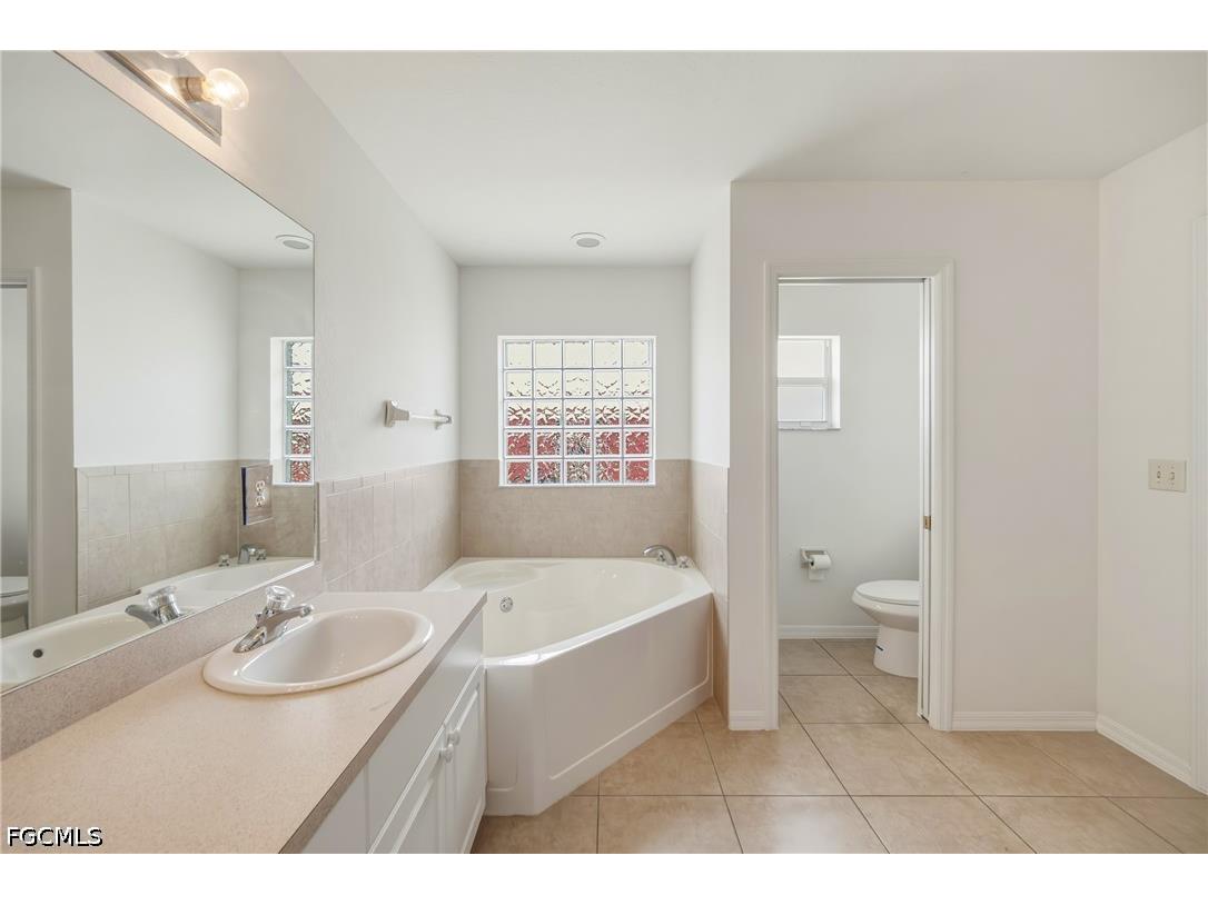 2022 SW 15th Avenue Cape Coral FL 33991 2026026661 image14