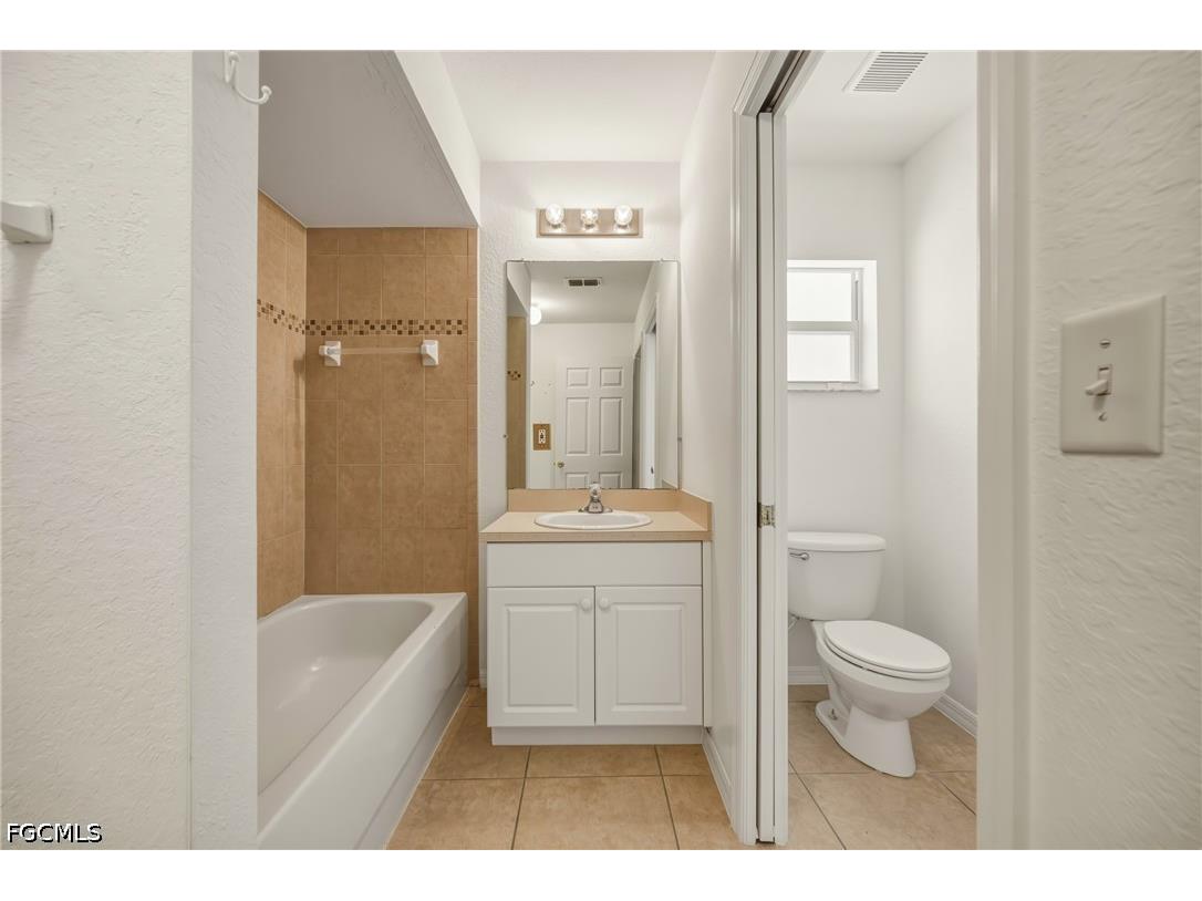 2022 SW 15th Avenue Cape Coral FL 33991 2026026661 image20