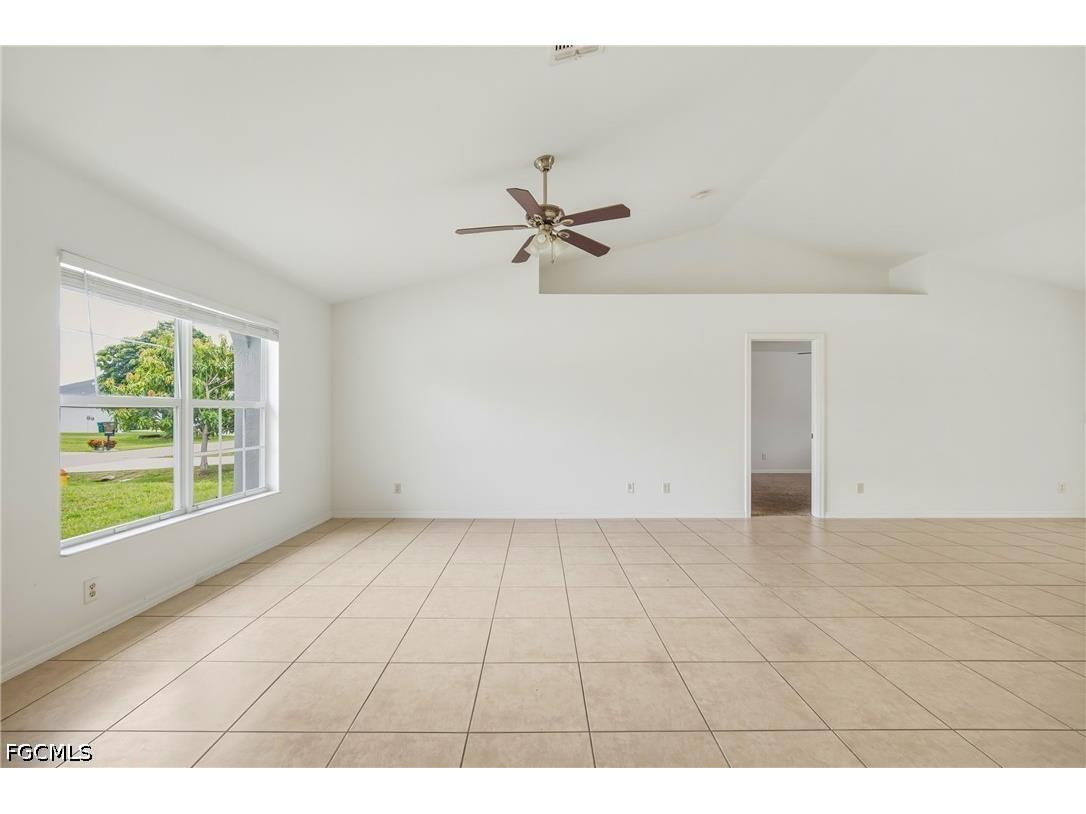 2022 SW 15th Avenue Cape Coral FL 33991 2026026661 image5