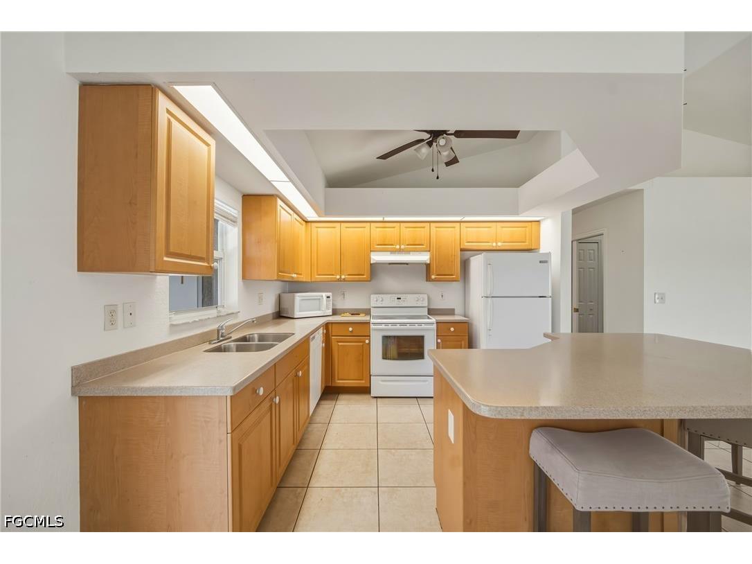 2022 SW 15th Avenue Cape Coral FL 33991 2026026661 image7