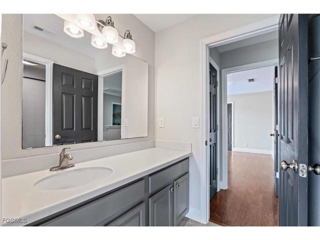 2024 Cape Heather Circle Cape Coral FL 33991 2025010420 image21