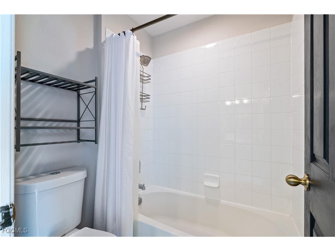 2024 Cape Heather Circle Cape Coral FL 33991 2025010420 image22