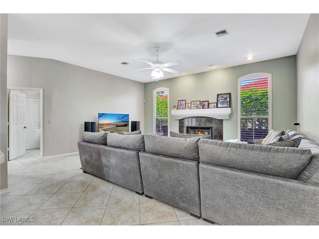 2024 Imperial Circle Naples FL 34110 225029781 image16