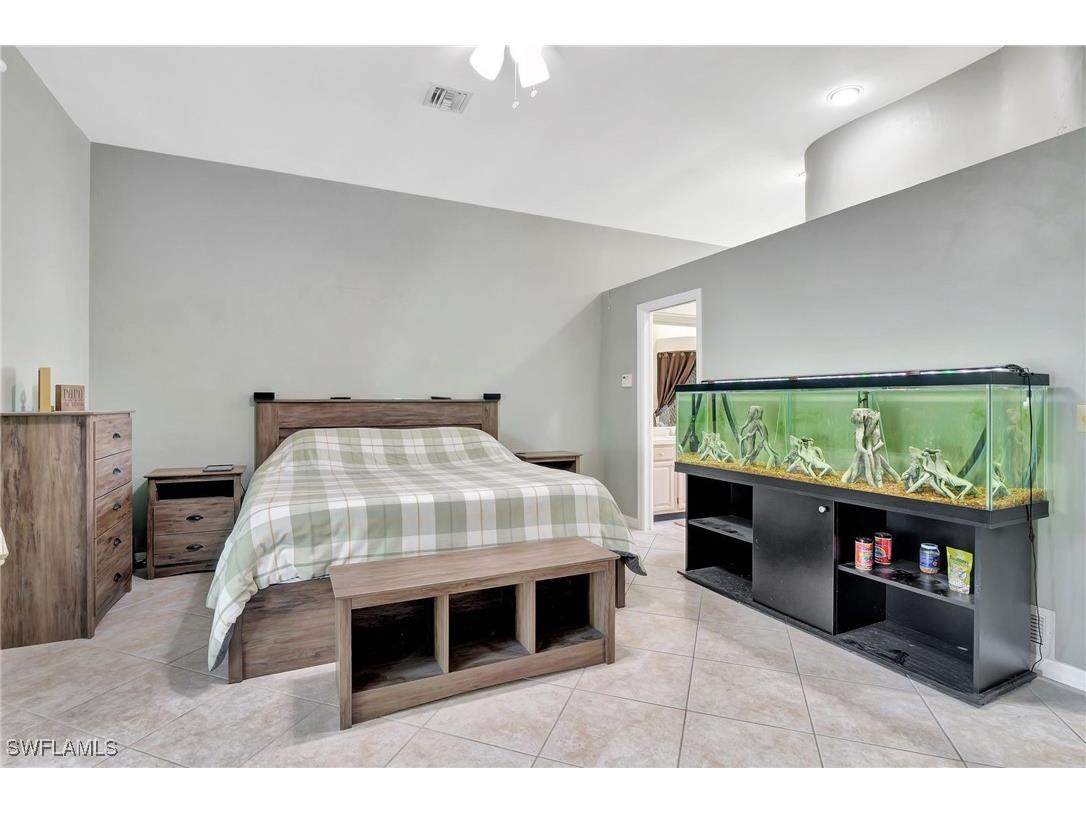 2024 Imperial Circle Naples FL 34110 225029781 image31