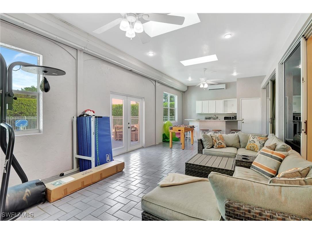 2024 Imperial Circle Naples FL 34110 225029781 image37