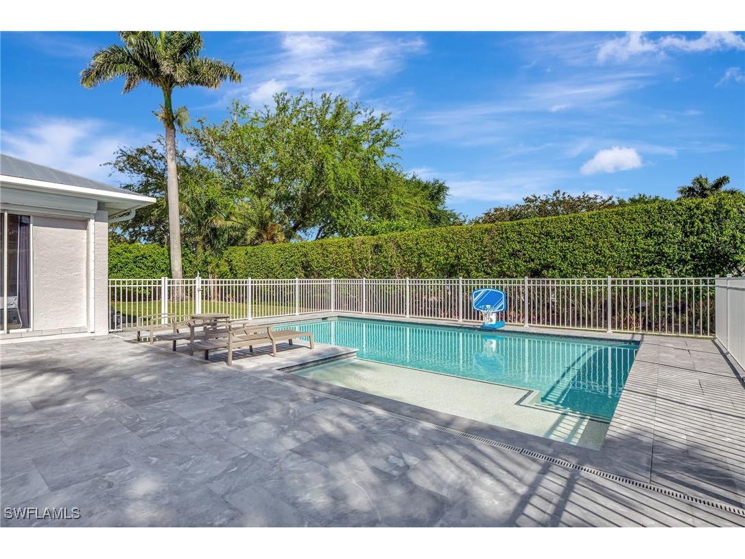 2024 Imperial Circle Naples FL 34110 225029781 image46