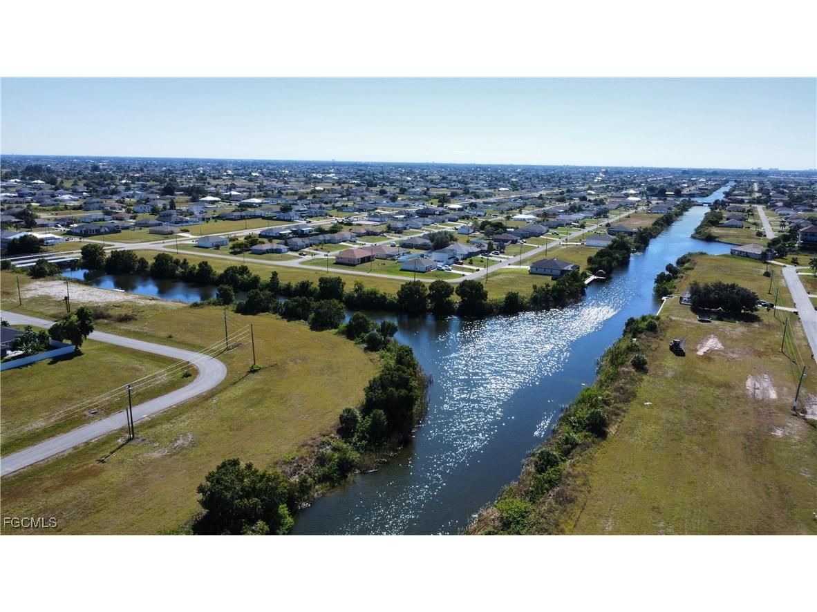 2024 NW 9th Avenue Cape Coral FL 33993 2025018572 image10