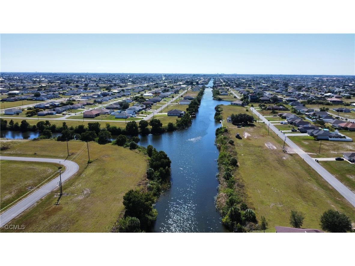2024 NW 9th Avenue Cape Coral FL 33993 2025018572 image11