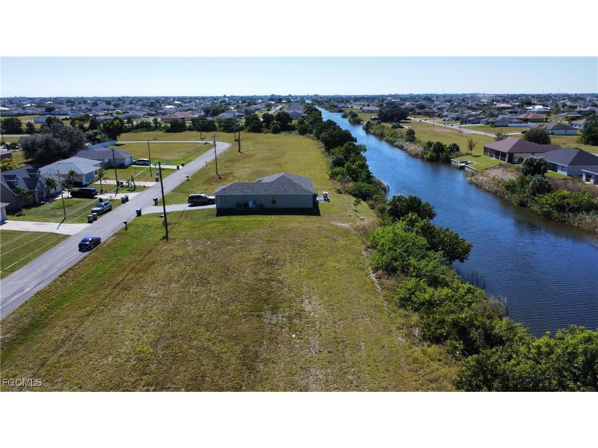 2024 NW 9th Avenue Cape Coral FL 33993 2025018572 image15