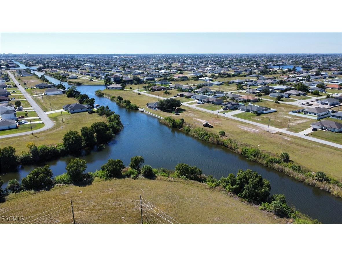 2024 NW 9th Avenue Cape Coral FL 33993 2025018572 image8