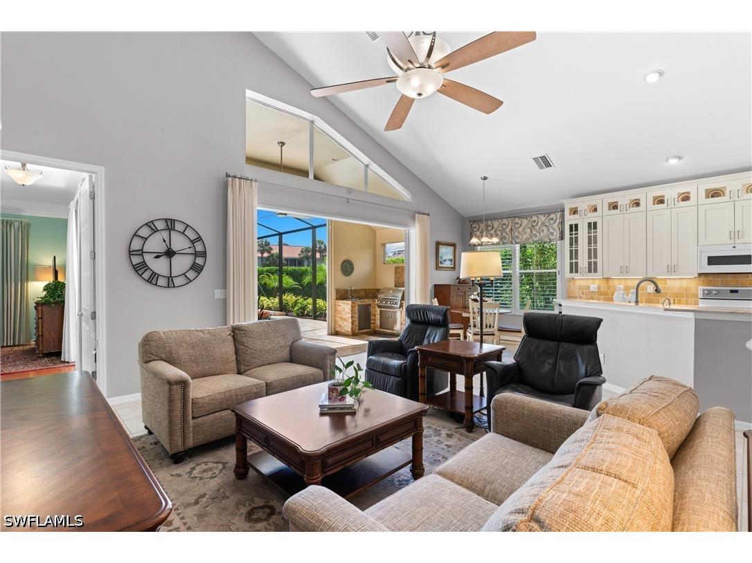 2024 Timarron Way Naples FL 34109 226021029 image12
