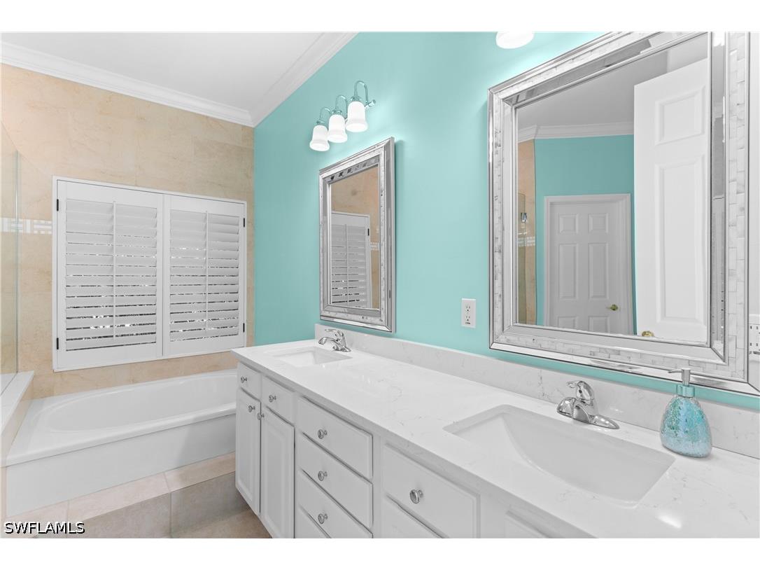 2024 Timarron Way Naples FL 34109 226021029 image18