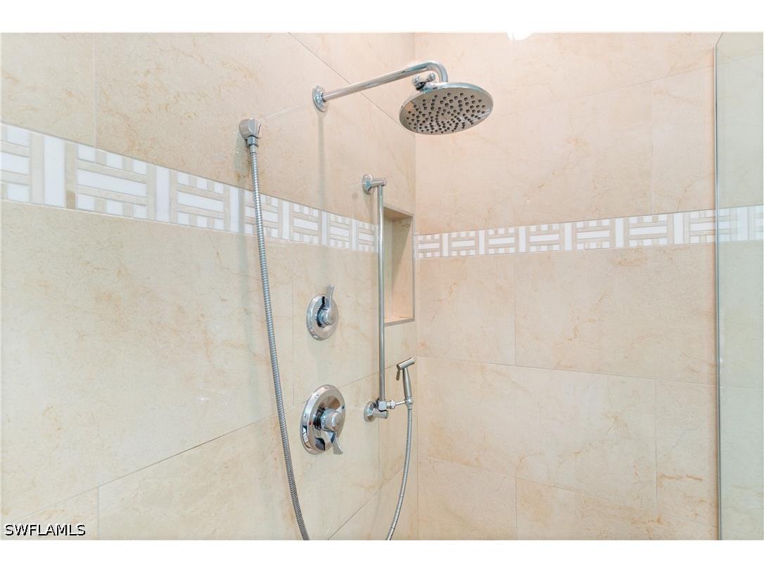 2024 Timarron Way Naples FL 34109 226021029 image19