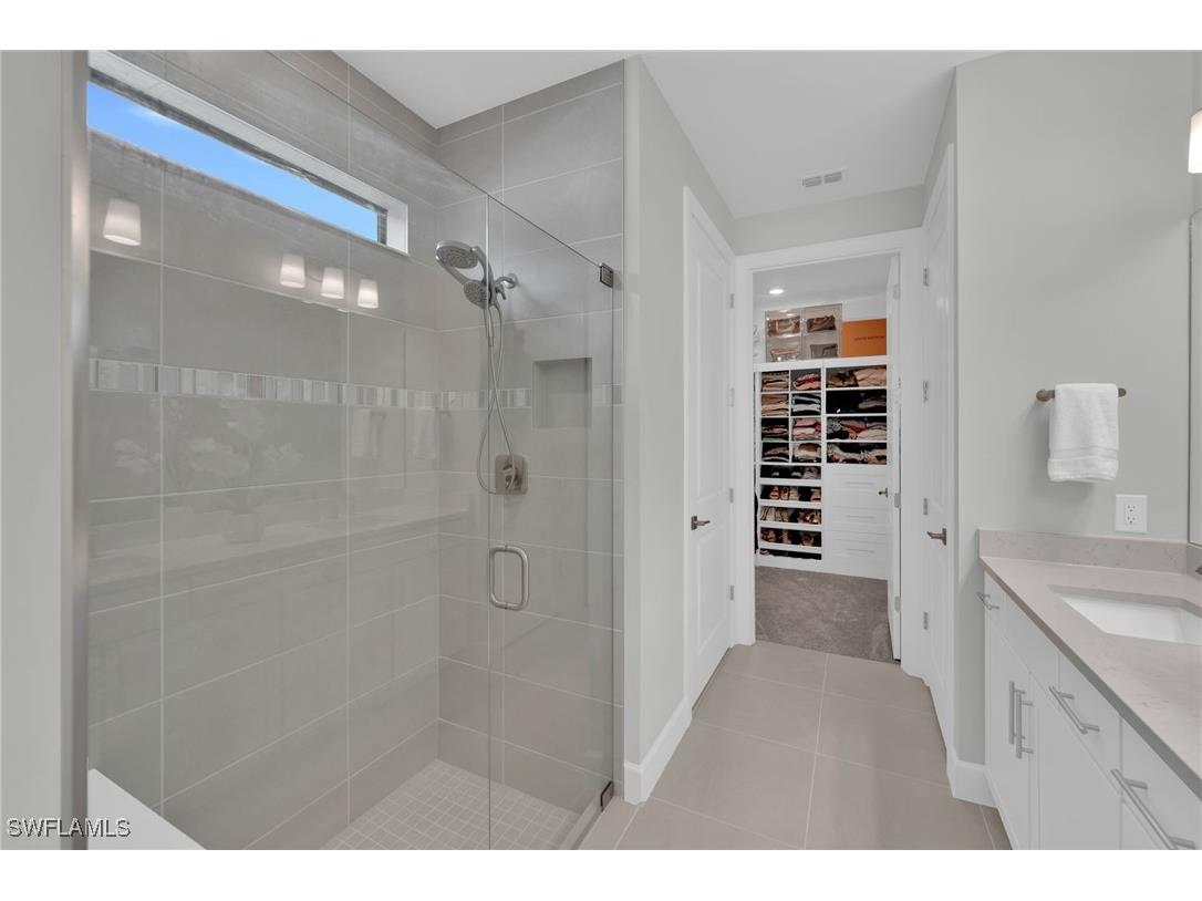 20240 Napa Loop Estero FL 33928 225078456 image16