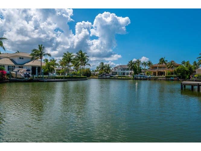 2025 5th Street S Naples FL 34102 223043047 image1