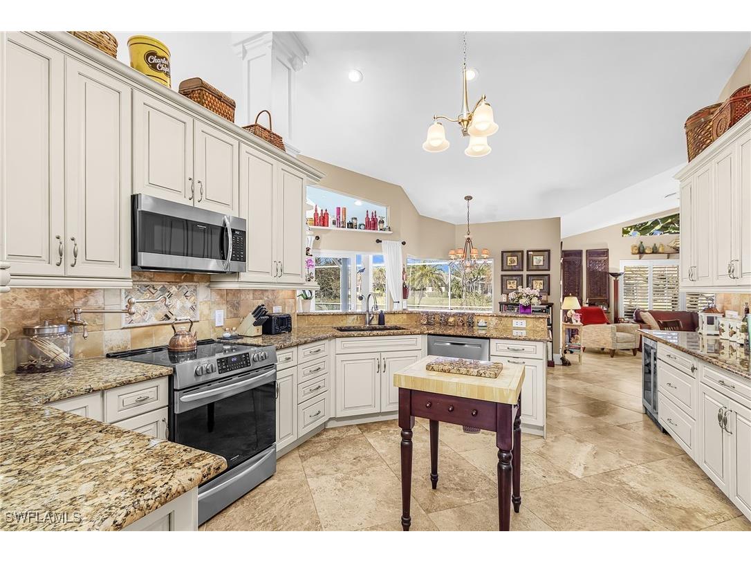 2025 Mission Drive Naples FL 34109 226004850 image15