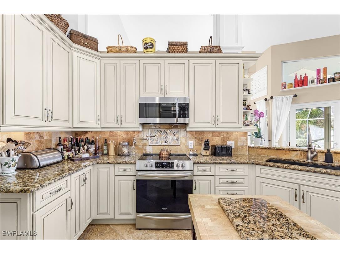 2025 Mission Drive Naples FL 34109 226004850 image16
