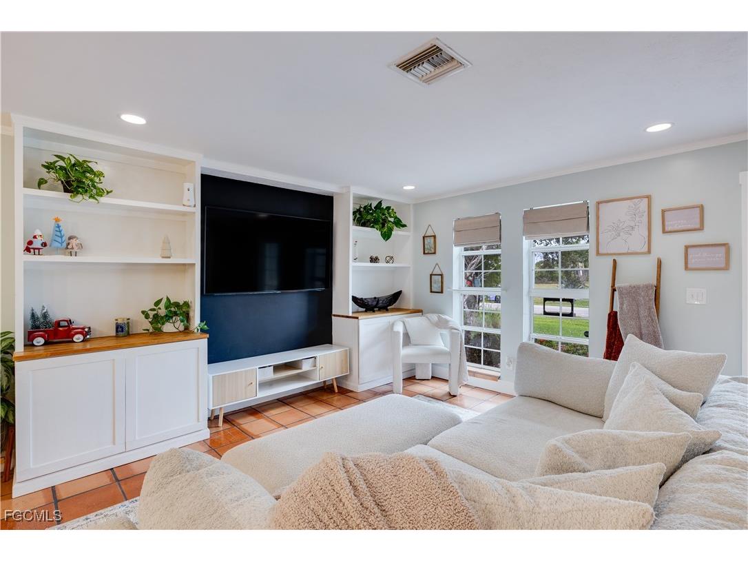 2025 NE 4th Terrace Cape Coral FL 33909 2025024810 image11