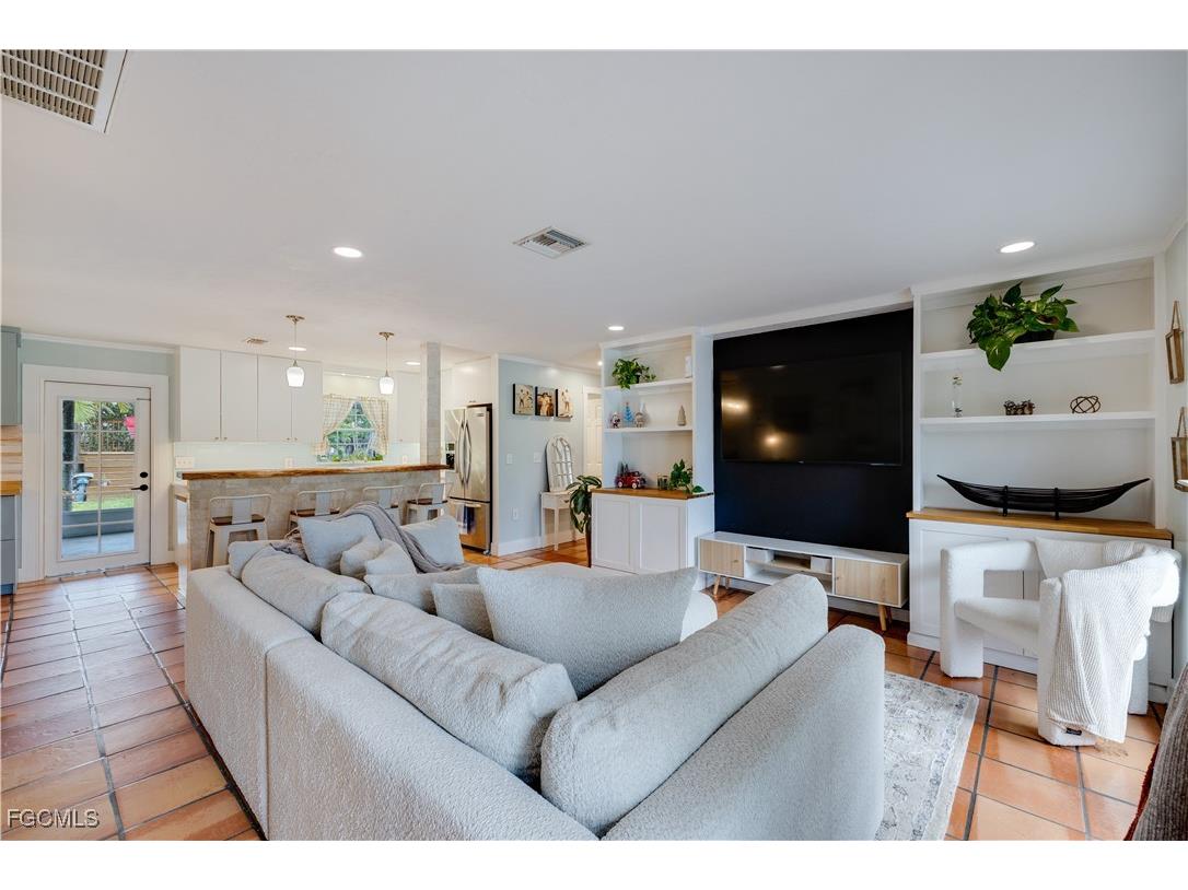 2025 NE 4th Terrace Cape Coral FL 33909 2025024810 image12