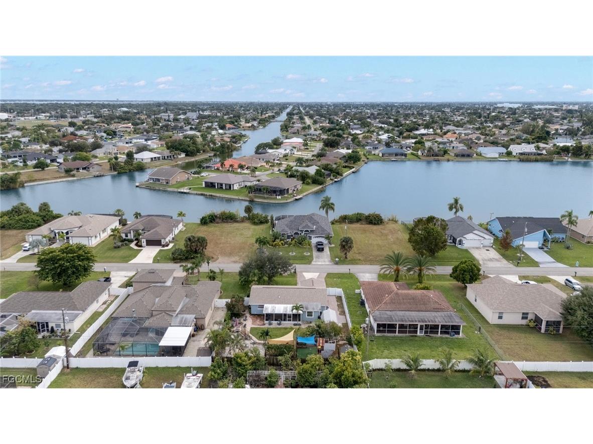2025 NE 4th Terrace Cape Coral FL 33909 2025024810 image21