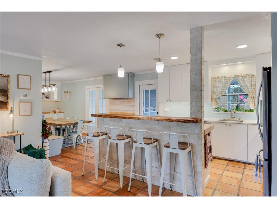 2025 NE 4th Terrace Cape Coral FL 33909 2025024810 image8