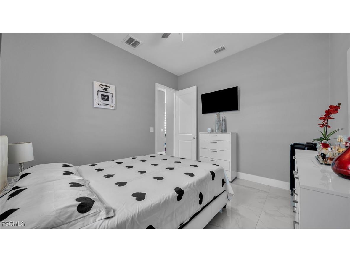 2025 NE 5th Avenue Cape Coral FL 33909 2025014242 image27