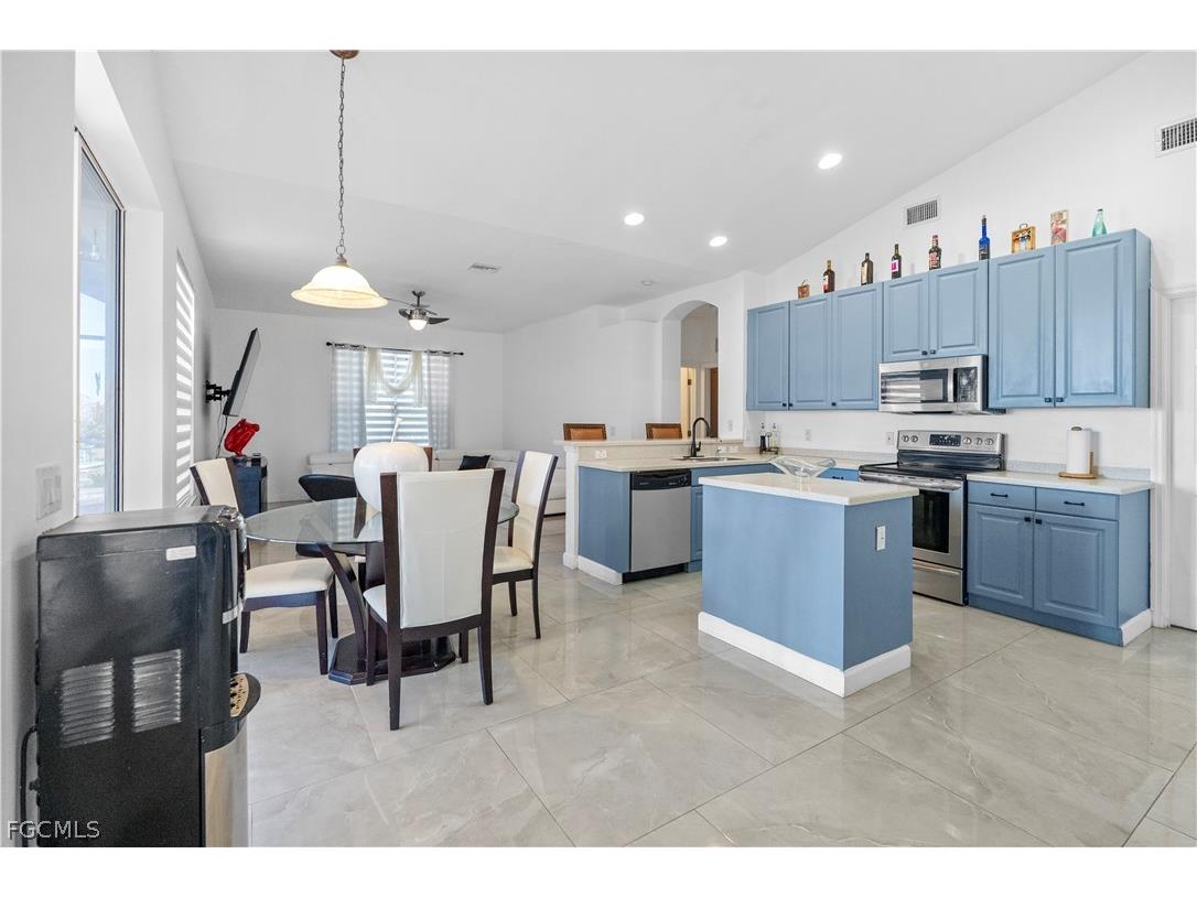 2025 NW 7th Terrace Cape Coral FL 33993 2026007872 image7