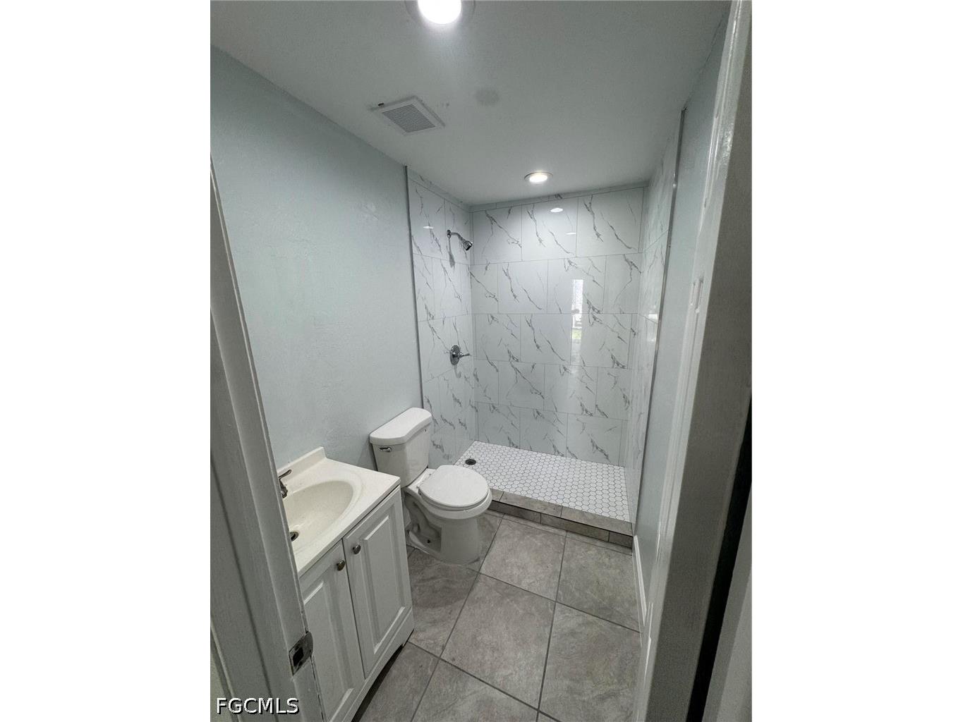 2027 Eloise Circle North Fort Myers FL 33917 2026025521 image4