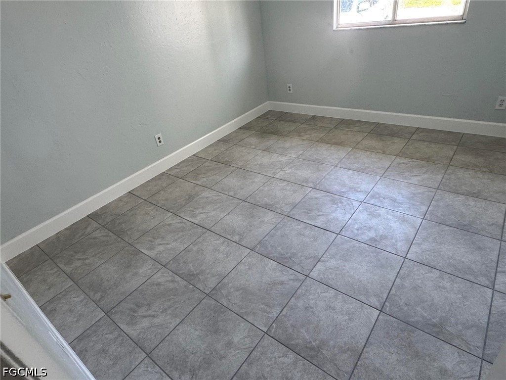 2027 Eloise Circle North Fort Myers FL 33917 2026025521 image6