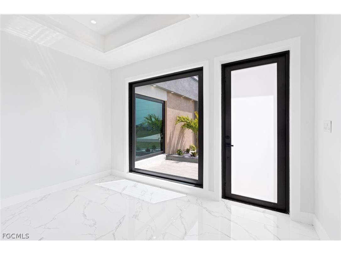 2027 NE 18th Street Cape Coral FL 33909 2026010449 image10