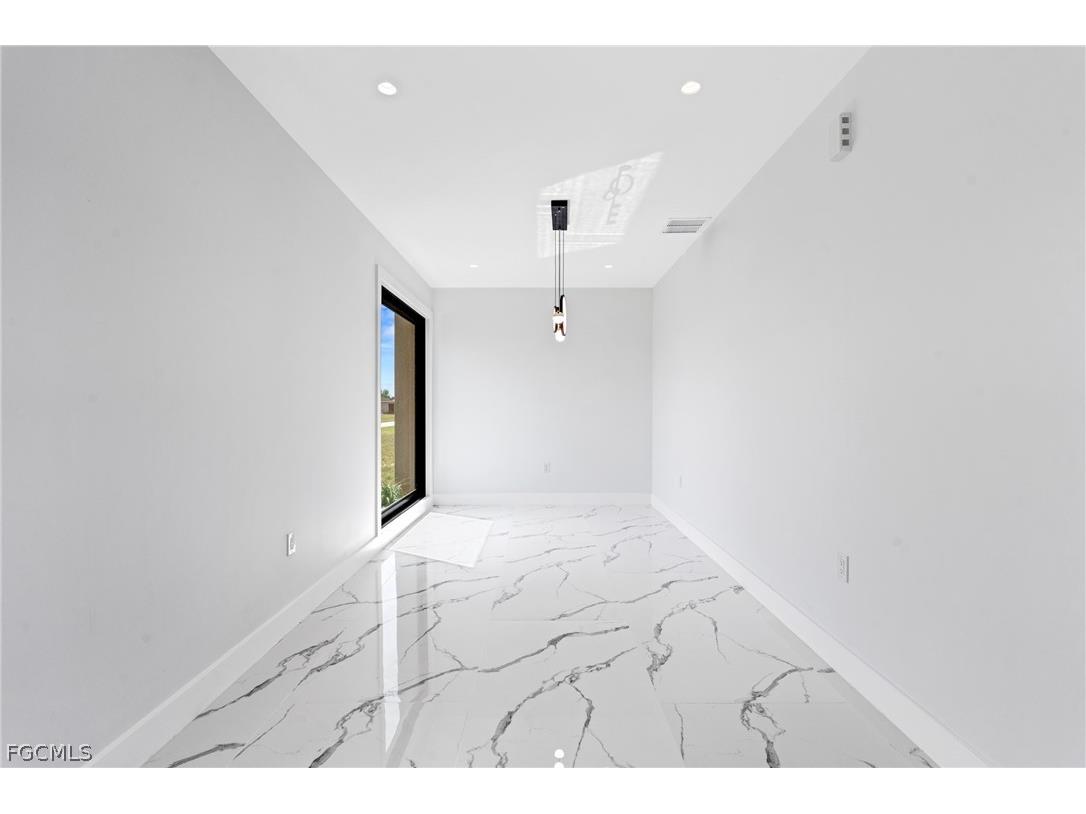 2027 NE 18th Street Cape Coral FL 33909 2026010449 image11
