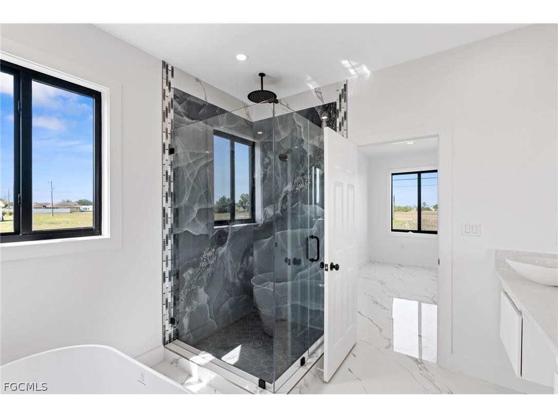 2027 NE 18th Street Cape Coral FL 33909 2026010449 image27