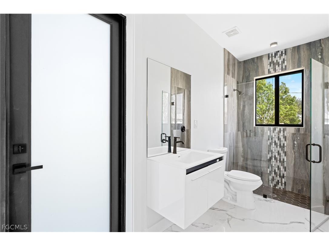 2027 NE 18th Street Cape Coral FL 33909 2026010449 image33