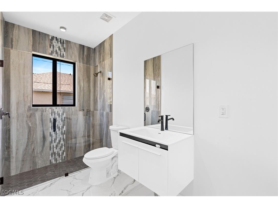 2027 NE 18th Street Cape Coral FL 33909 2026010449 image36